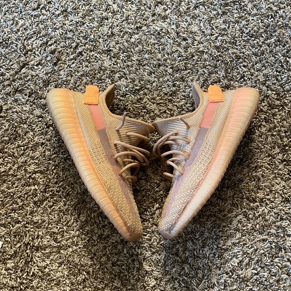 YEEZY 350 V2 CLAY - Picture 1 of 11
